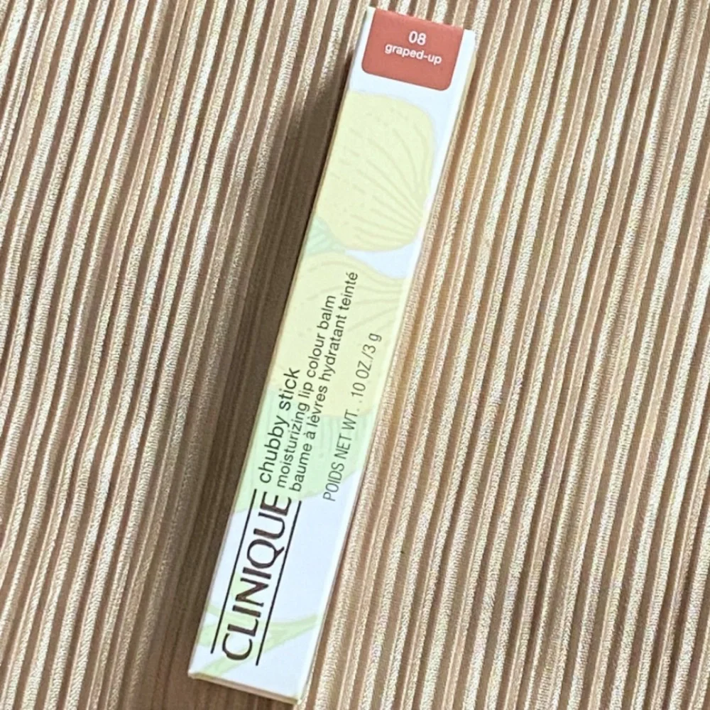 Clinique Chubby Stick Moisturizing Lip Colour Balm - 08 Graped-Up